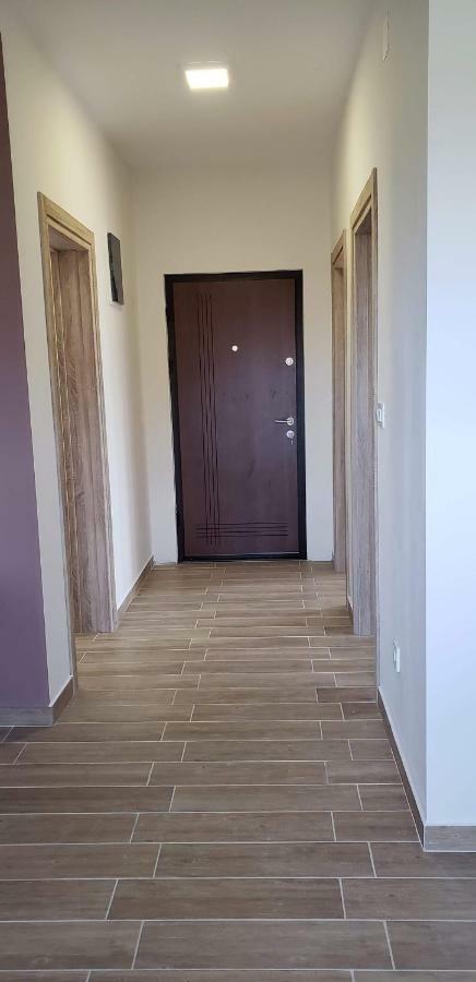 Apartmani Suncokreti - Sunflower Apartments บาร์ ภายนอก รูปภาพ