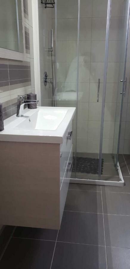 Apartmani Suncokreti - Sunflower Apartments บาร์ ภายนอก รูปภาพ