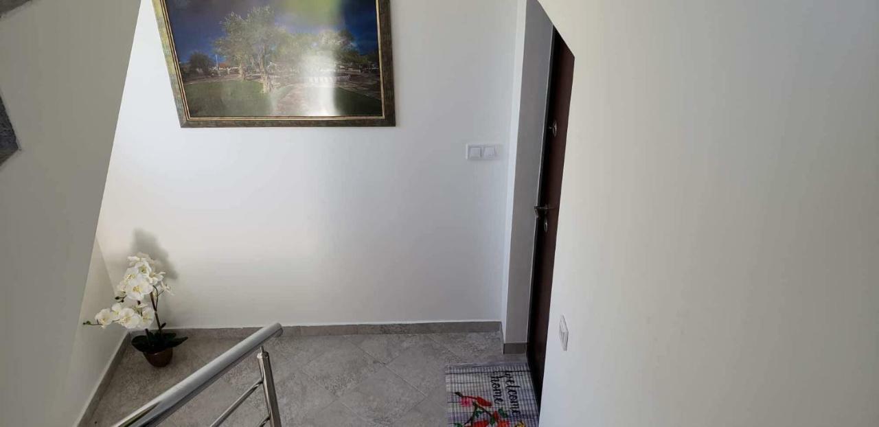 Apartmani Suncokreti - Sunflower Apartments บาร์ ภายนอก รูปภาพ