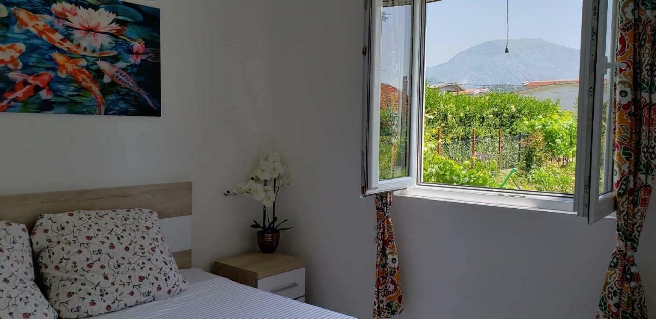Apartmani Suncokreti - Sunflower Apartments บาร์ ภายนอก รูปภาพ
