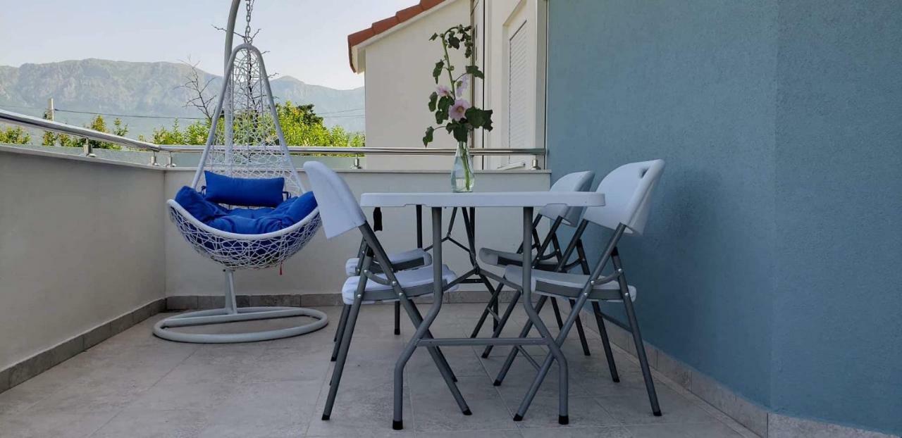 Apartmani Suncokreti - Sunflower Apartments บาร์ ภายนอก รูปภาพ