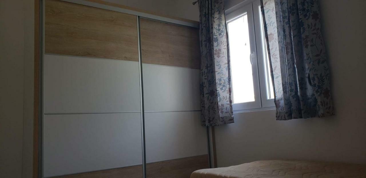 Apartmani Suncokreti - Sunflower Apartments บาร์ ภายนอก รูปภาพ