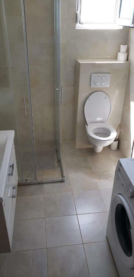 Apartmani Suncokreti - Sunflower Apartments บาร์ ภายนอก รูปภาพ